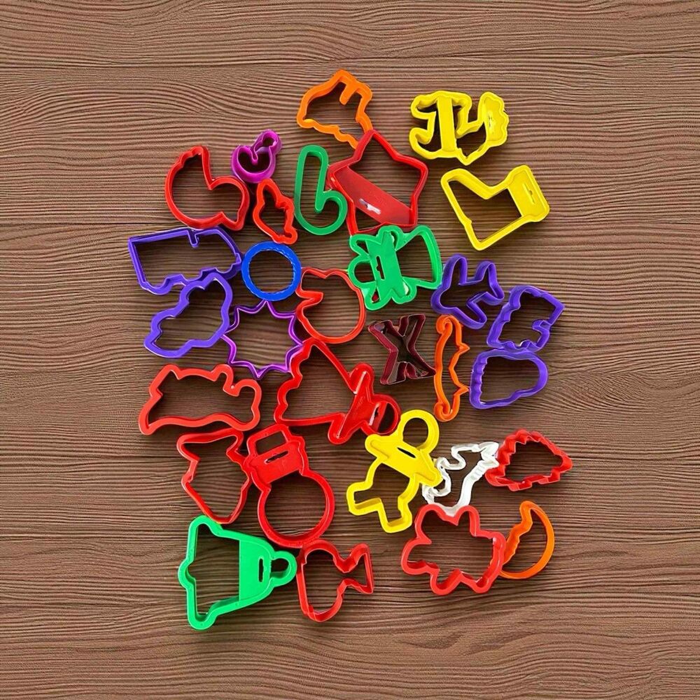 Vintage 1990's Assorted  WILTON Plastic & Metal Cookie Cutters Mixed Lot (30)
